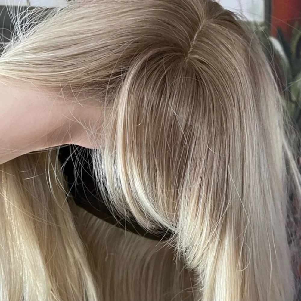 NEW IN Platinum whiteBlonde wig with ashy light roots
